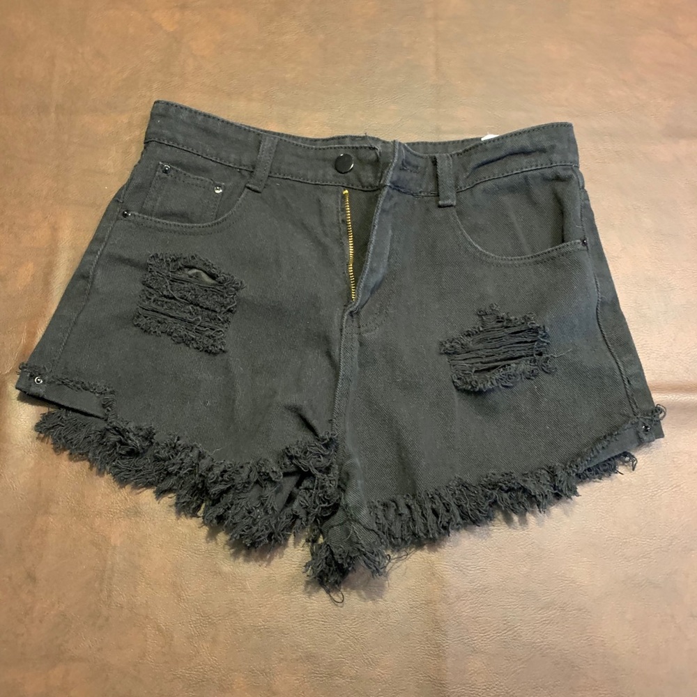 BLACK SHORTS